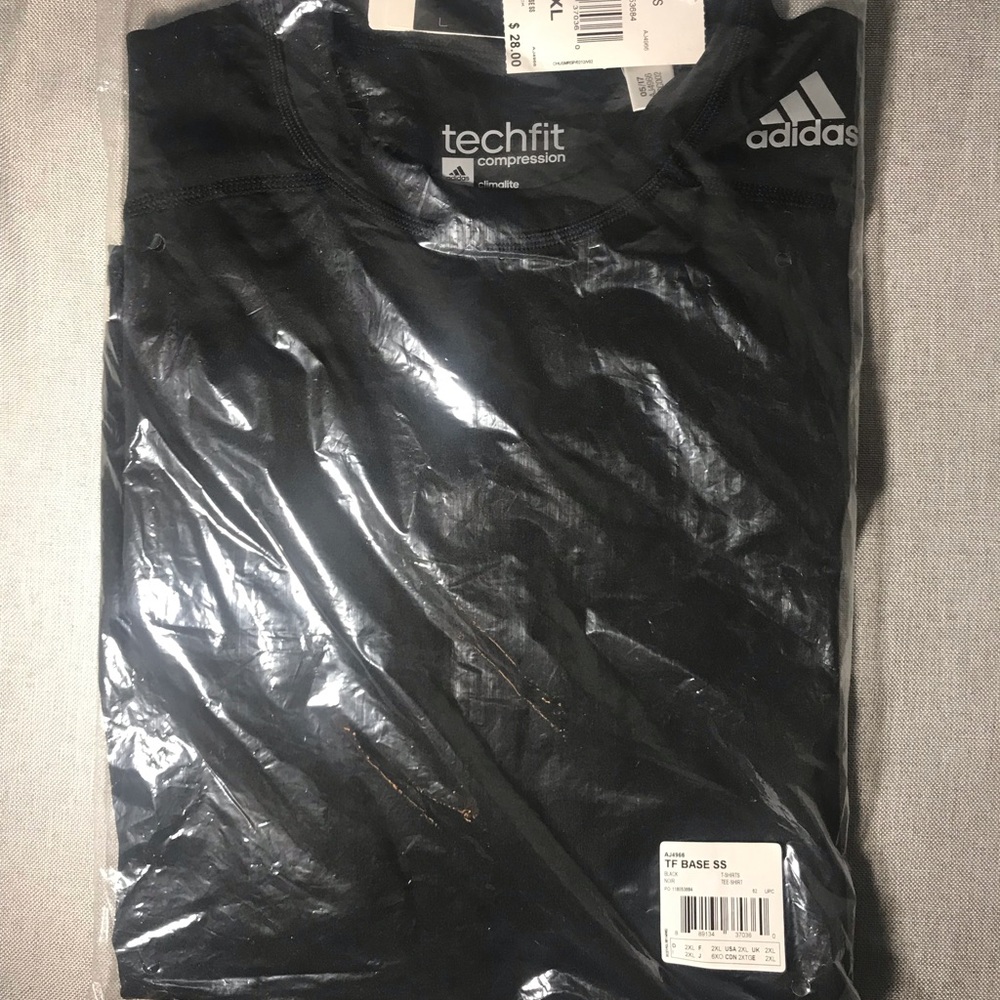 Adidas Men’s Techfit Base Layer Compression Short Sleeve Tee. Black 2XL  NWT